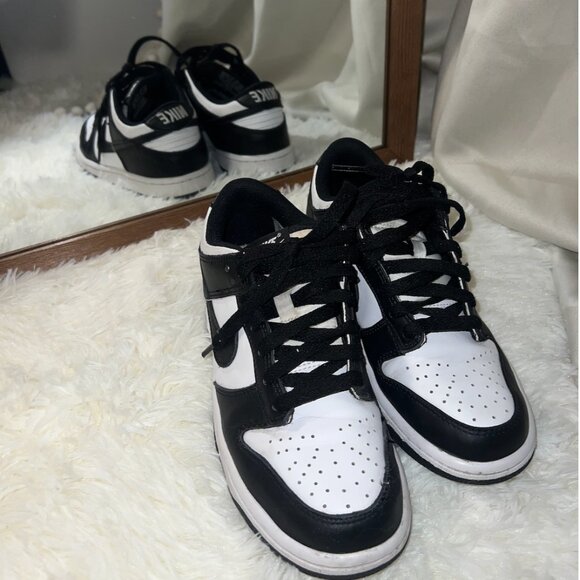 Nike Panda Dunk - Picture 2 of 8